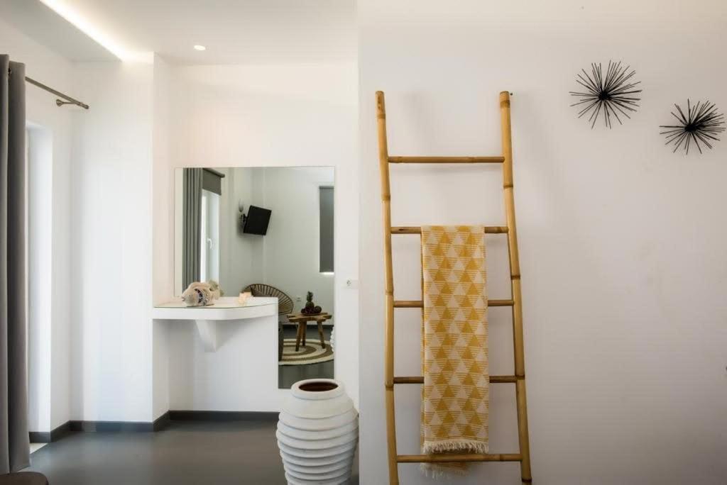 Jonaz Suites Mykonos Town Eksteriør billede